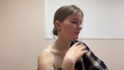 amorelle_ online show from 26, 4, 2026