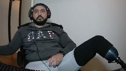 Amputee Leo online show from 6, 1, 2025