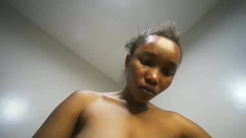 Snapshot of amunetlover chatting on 31, 10, 2025 shantel online show from 31, 10, 2025