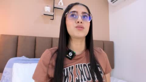 Snapshot of amy__wats0n chatting on 29, 5, 2026 amy__wats0n online show from 29, 5, 2026