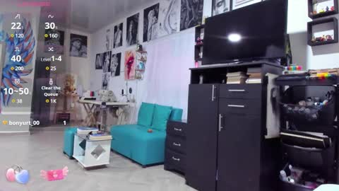 Snapshot of amy_and_eloise chatting on 28, 2, 2025 AmyEloise online show from 28, 2, 2025