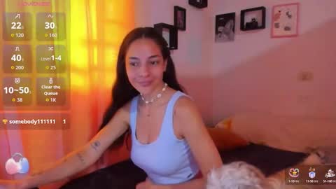 Snapshot of amy_and_eloise chatting on 9, 9, 2025 AmyEloise online show from 9, 9, 2025