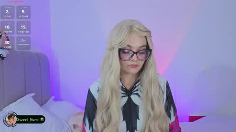 Snapshot of amy_lit chatting on 23, 4, 2026 Hello I am Allison Welcome to my room and let is have a good time together whith me online show from 23, 4, 2026