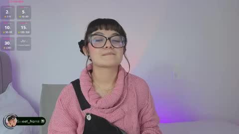 Snapshot of amy_lit chatting on 21, 5, 2026 Hello I am Allison Welcome to my room and let is have a good time together whith me online show from 21, 5, 2026