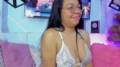 Snapshot of amy_noa chatting on 25, 4, 2026 Emy Noa online show from 25, 4, 2026