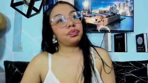 Snapshot of amy_noa chatting on 29, 4, 2026 Emy Noa online show from 29, 4, 2026