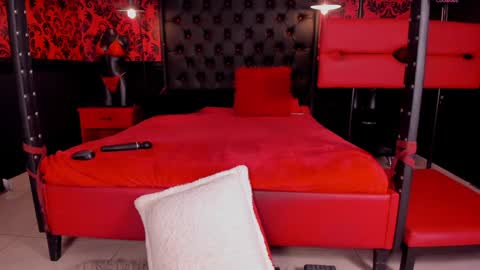 Snapshot of amy_sl4ve chatting on 28, 1, 2025 AMY MILAN My schedule - 2200 - 0600 GMT -5 online show from 28, 1, 2025