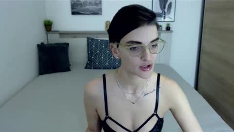 Snapshot of amylexy chatting on 6, 1, 2025 Hi there guys  My pleasure in your hands  pvt is open online show from 6, 1, 2025