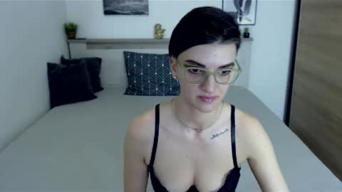 Snapshot of amylexy chatting on 10, 1, 2025 Hi there guys  My pleasure in your hands  pvt is open online show from 10, 1, 2025