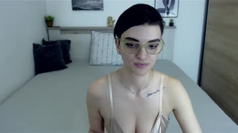Snapshot of amylexy chatting on 13, 1, 2025 Hi there guys  My pleasure in your hands  pvt is open online show from 13, 1, 2025
