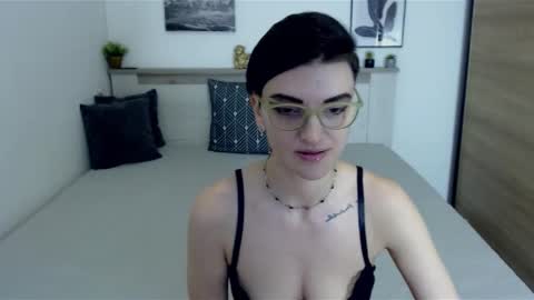 Snapshot of amylexy chatting on 22, 1, 2025 Hi there guys  My pleasure in your hands  pvt is open online show from 22, 1, 2025