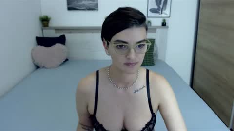 Hi there guys  My pleasure in your hands  pvt is open online show from 12, 7, 2026