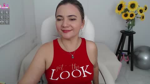 Snapshot of ana_hotmilfx chatting on 11, 9, 2025 ANA online show from 11, 9, 2025