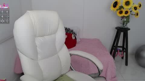 Snapshot of ana_hotmilfx chatting on 17, 9, 2025 ANA online show from 17, 9, 2025