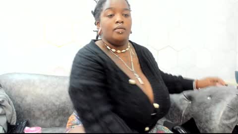 ANNA FUENTES online show from 29, 1, 2025