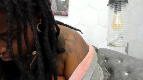 ANNA FUENTES online show from 31, 1, 2025