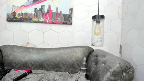 ANNA FUENTES online show from 31, 1, 2025