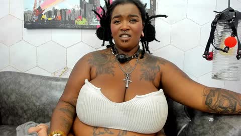 ANNA FUENTES online show from 8, 2, 2025