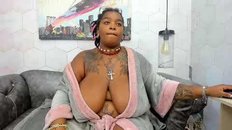 ANNA FUENTES online show from 5, 3, 2025