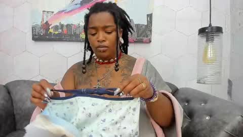 ANNA FUENTES online show from 6, 3, 2025