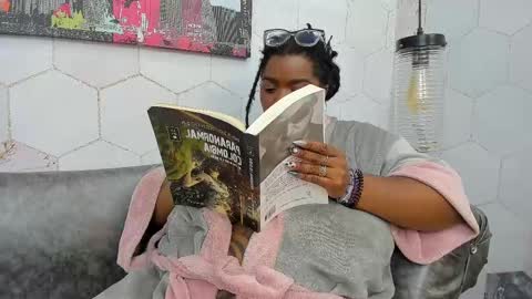 ANNA FUENTES online show from 6, 3, 2025