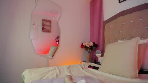 Snapshot of anaa_moon chatting on 17, 4, 2026 Ana Moon online show from 17, 4, 2026