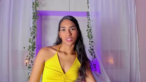 anaacollins_ online show from 13, 3, 2026