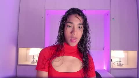 anaacollins_ online show from 19, 3, 2026