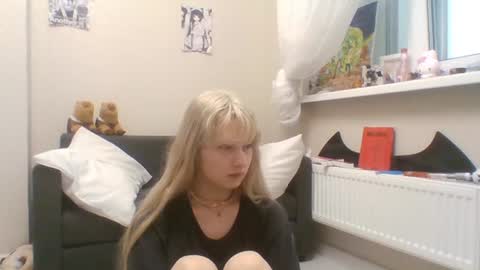 Snapshot of anabelbrando chatting on 7, 7, 2026 Malvina online show from 7, 7, 2026