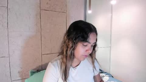 Snapshot of anaelle_bardin chatting on 26, 4, 2026 Anna online show from 26, 4, 2026