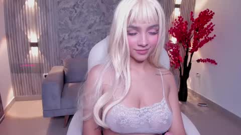 Anahi Curlie online show from 13, 2, 2025