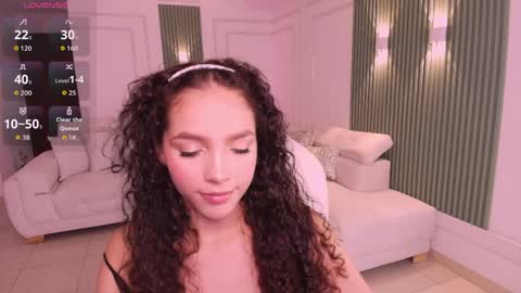 Snapshot of anahi_curlie1 chatting on 8, 4, 2026 Anahi Curlie online show from 8, 4, 2026