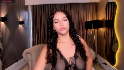 Snapshot of anahi_curlie1 chatting on 26, 4, 2026 Anahi Curlie online show from 26, 4, 2026