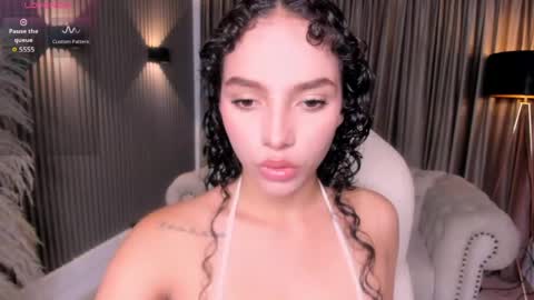 Snapshot of anahi_curlie1 chatting on 2, 5, 2026 Anahi Curlie online show from 2, 5, 2026