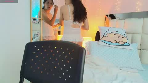 Snapshot of anahi_maite chatting on 13, 5, 2026 Anahi online show from 13, 5, 2026