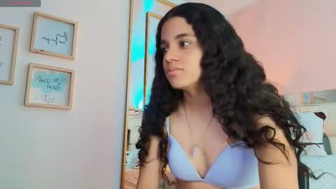 Snapshot of anahi_maite chatting on 17, 5, 2026 Anahi online show from 17, 5, 2026