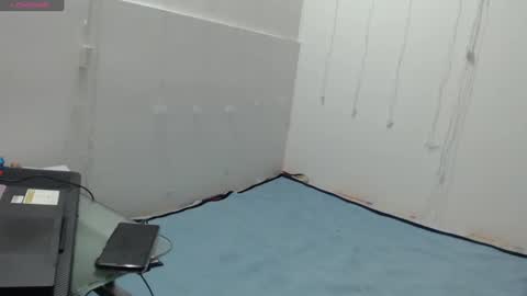 Anahi Browns online show from 4, 3, 2025