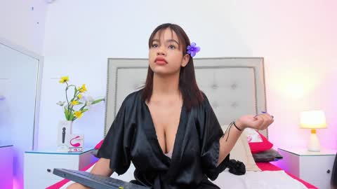 Anahi Rivera online show from 5, 2, 2025