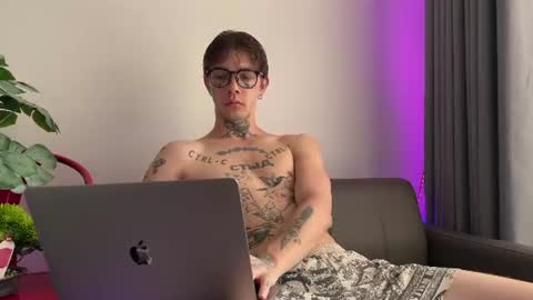 Snapshot of anahori_simon chatting on 7, 7, 2026 simon online show from 7, 7, 2026
