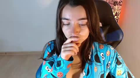 Snapshot of anarosse__ chatting on 15, 6, 2026 ana 3 online show from 15, 6, 2026