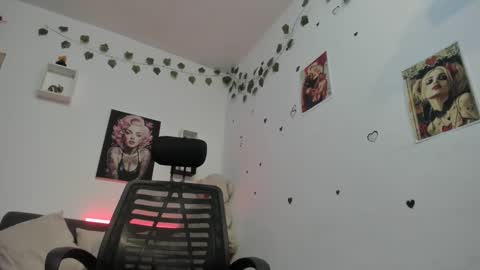 Snapshot of anastasia_tuya chatting on 26, 4, 2026 anastasia online show from 26, 4, 2026