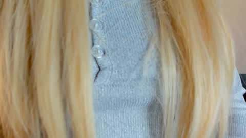 Snapshot of andanda2kk chatting on 1, 3, 2026 Layla online show from 1, 3, 2026