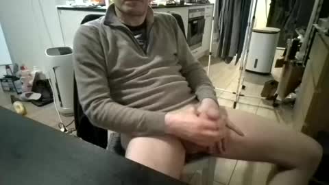 Snapshot of andre7760 chatting on 6, 3, 2025 my skyp       ericson1976 online show from 6, 3, 2025
