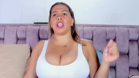 Snapshot of andrea_bigtits69 chatting on 16, 4, 2026 Andrea bigtits69 online show from 16, 4, 2026