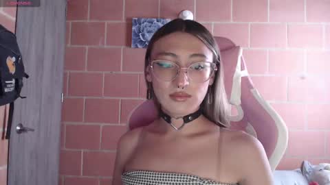 Andrea  online show from 1, 10, 2025