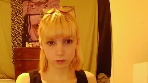 Snapshot of andrea_davenport chatting on 24, 11, 2025 andrea online show from 24, 11, 2025
