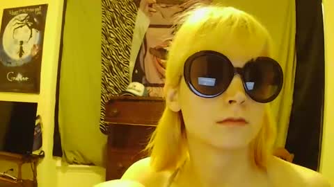 Snapshot of andrea_davenport chatting on 22, 12, 2025 andrea online show from 22, 12, 2025