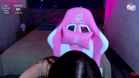 Andrea hereGMT7Mon Tue Wen ThFri Sat Su 0300am-0900am. online show from 3, 2, 2025