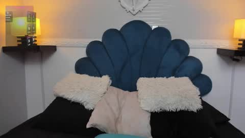 andreahgil online show from 12, 2, 2026