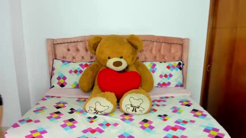 Andrea Y Taty online show from 6, 10, 2025